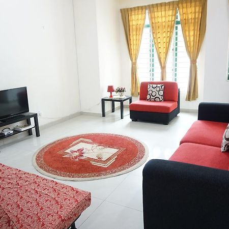 Warisan Indah Homestay Klia 1 Melayu Sahaja Sepang Eksteriør bilde