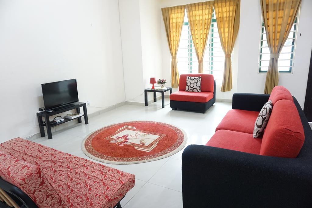 Warisan Indah Homestay Klia 1 Melayu Sahaja Sepang Eksteriør bilde