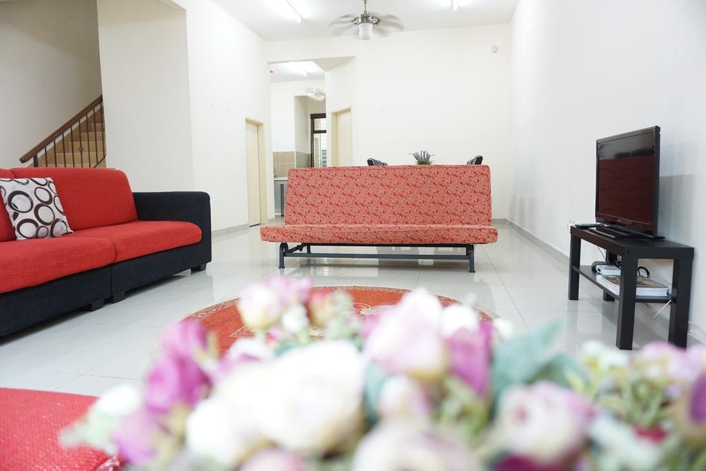Warisan Indah Homestay Klia 1 Melayu Sahaja Sepang Eksteriør bilde